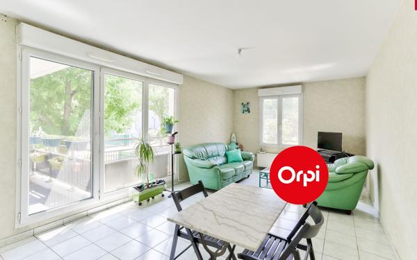 Appartement à vendre    3 pièces • 70,96 m2 Saint-Priest