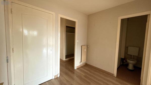 Appartement à rénover à vendre à Châlons-en-Champagne dans la Marne (51000), ref : 51001-136