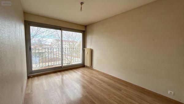 Appartement à rénover à vendre à Châlons-en-Champagne dans la Marne (51000), ref : 51001-136