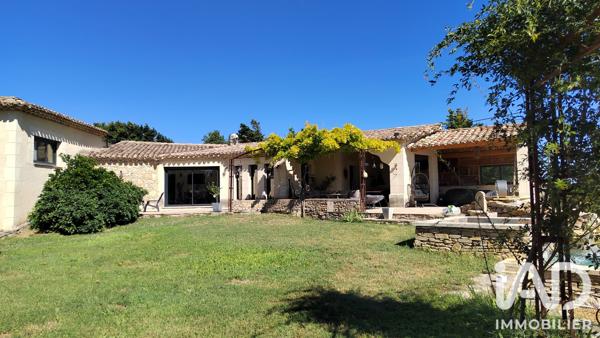 Maison à vendre 7 pièces 181 m² Sainte-Cécile-les-Vignes