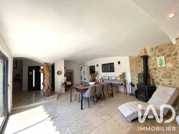Maison à vendre 7 pièces 181 m² Sainte-Cécile-les-Vignes