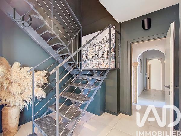 Maison à vendre 9 pièces 261,84 m² Éguilles