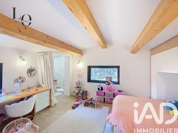 Maison à vendre 9 pièces 261,84 m² Éguilles