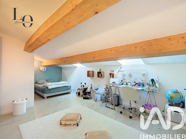 Maison à vendre 9 pièces 261,84 m² Éguilles