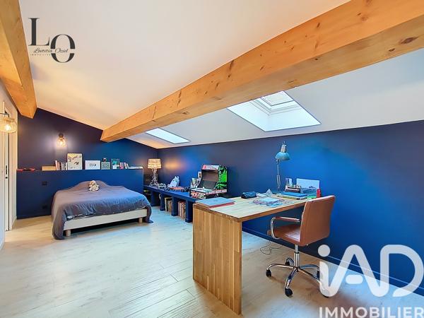 Maison à vendre 9 pièces 261,84 m² Éguilles
