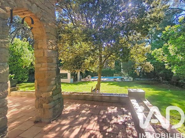 Maison à vendre 9 pièces 261,84 m² Éguilles