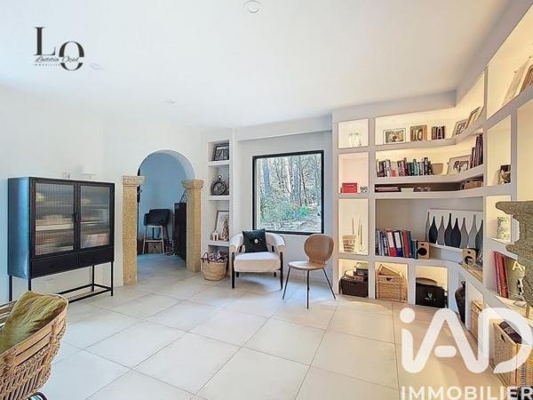 Maison à vendre 9 pièces 261,84 m² Éguilles