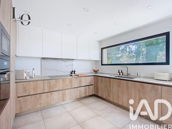Maison à vendre 9 pièces 261,84 m² Éguilles