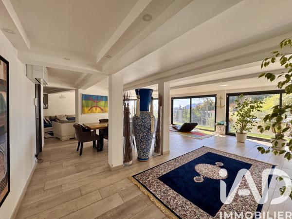 Maison à vendre 10 pièces 345 m² Mandelieu-la-Napoule