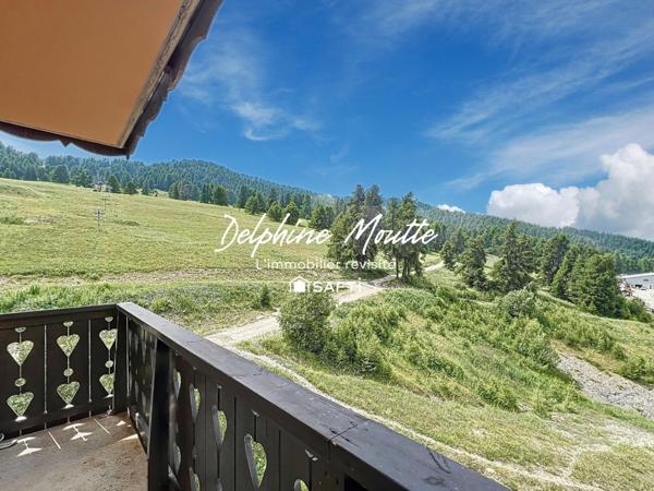 Appartement de 29 m2 4 à 6 couchages skis aux pieds- front de neige. Au calme