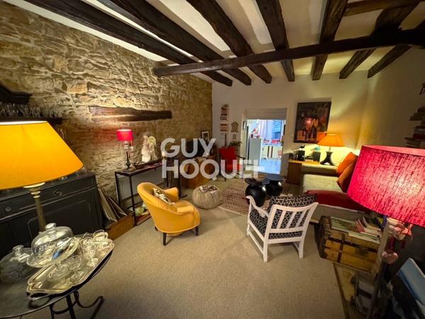 Maison à vendre d' environ 102 m², 3 pièces.