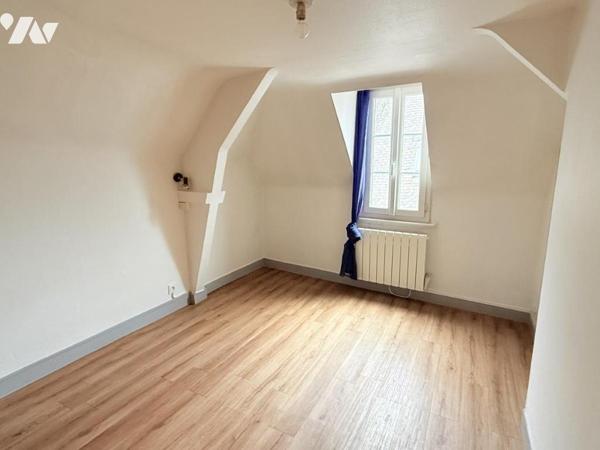 A VENDRE VANNES 56  INTRAMUROS T2 AVEC CACHET DERNIER ETAGE 