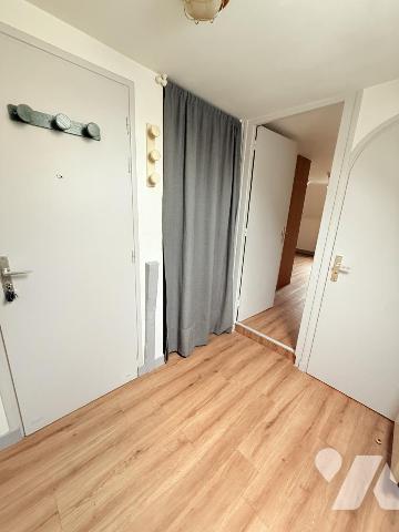 A VENDRE VANNES 56  INTRAMUROS T2 AVEC CACHET DERNIER ETAGE 
