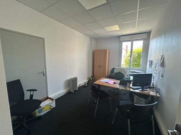A LOUER - BUREAU - LAVAL CENTRE VILLE , Laval A LOUER - BUREAU - LAVAL CENTRE VILLE , Laval