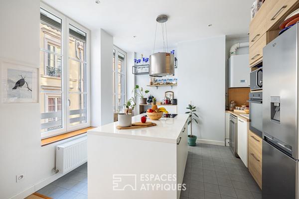 Ancien rénové à proximité de la Place Croix-Paquet