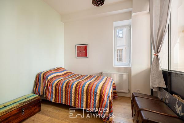 Ancien rénové à proximité de la Place Croix-Paquet