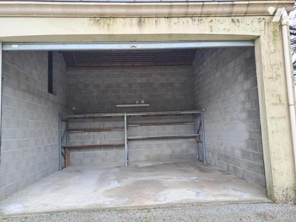 TREILLIERES, Le PIgeon Blanc. Propriété de 2012 de 260 m² sur 1.600 m² de terrain avec dépendances