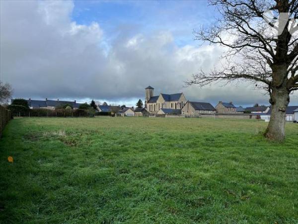 A VENDRE AU COEUR DU BOURG DE SAINT CHRISTOPHE DES BOIS 9 terrains à bâtir bornés et en cours d...