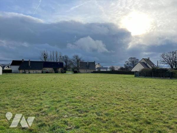 A VENDRE AU COEUR DU BOURG DE SAINT CHRISTOPHE DES BOIS 9 terrains à bâtir bornés et en cours d...