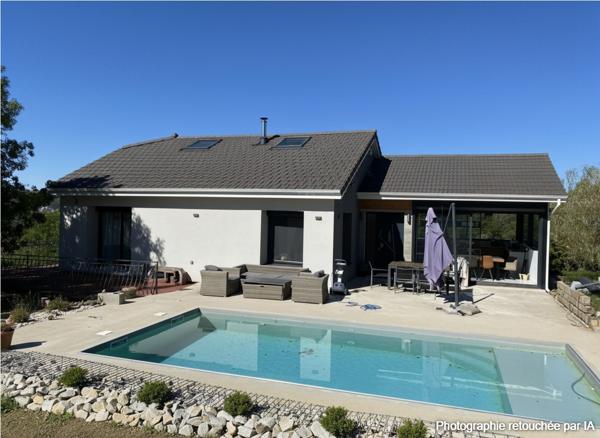 Maison
         7 pièces
        - 193 m² 350 000 € *