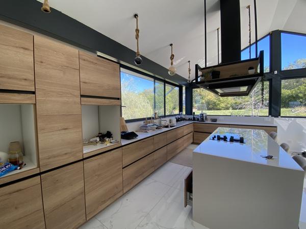 Maison
         7 pièces
        - 193 m² 350 000 € *
