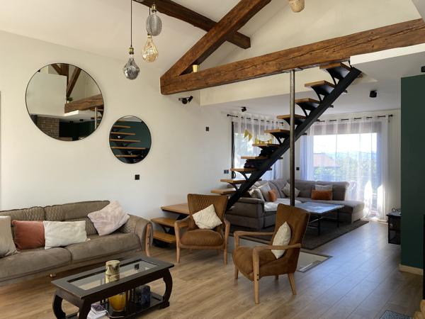 Maison
         7 pièces
        - 193 m² 350 000 € *