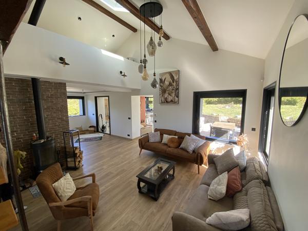Maison
         7 pièces
        - 193 m² 350 000 € *