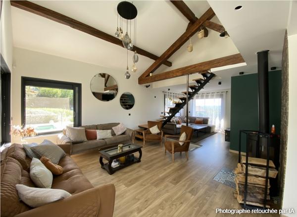 Maison
         7 pièces
        - 193 m² 350 000 € *