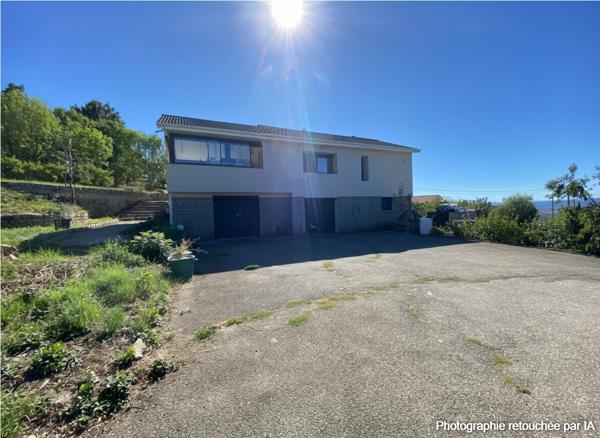 Maison
         7 pièces
        - 193 m² 350 000 € *