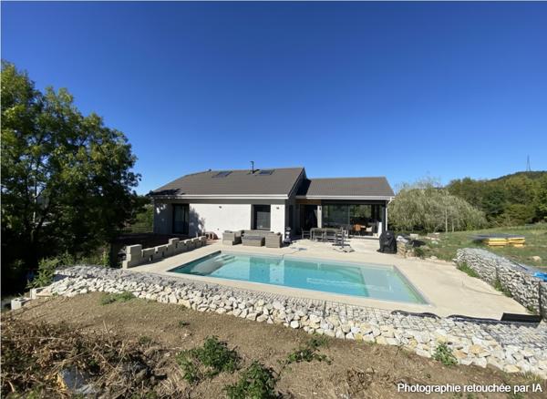 Maison
         7 pièces
        - 193 m² 350 000 € *