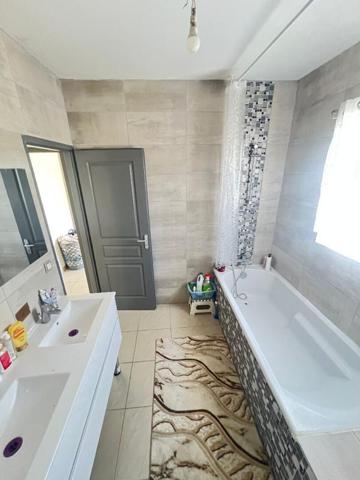 Villa Bourg Les Valence 6 pièce(s) 150 m2