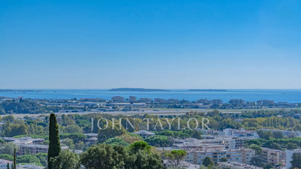 Exclusivité - Appartement avec vue mer panoramique et double terrasse