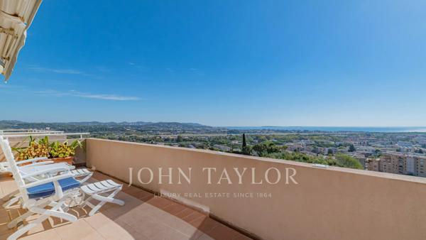 Exclusivité - Appartement avec vue mer panoramique et double terrasse