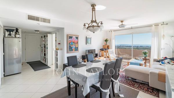 Exclusivité - Appartement avec vue mer panoramique et double terrasse