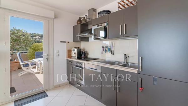 Exclusivité - Appartement avec vue mer panoramique et double terrasse