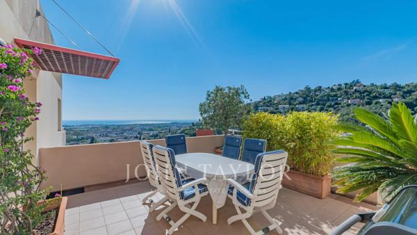 Exclusivité - Appartement avec vue mer panoramique et double terrasse