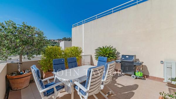Exclusivité - Appartement avec vue mer panoramique et double terrasse