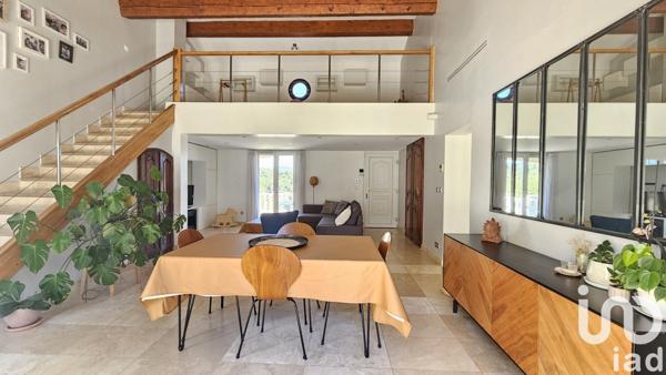 Maison 8 pièces de 160 m² à Six-Fours-les-Plages (83140)