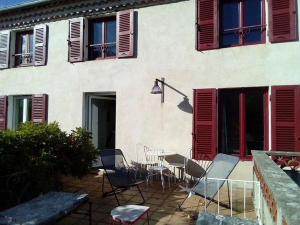 BOURG ARGENTAL 42220 Maison de village 188 m² habitables 7 chambres sur 381 m² de terrain avec une activité de gite opérationnelle