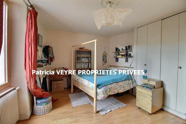 BOURG ARGENTAL 42220 Maison de village 188 m² habitables 7 chambres sur 381 m² de terrain avec une activité de gite opérationnelle