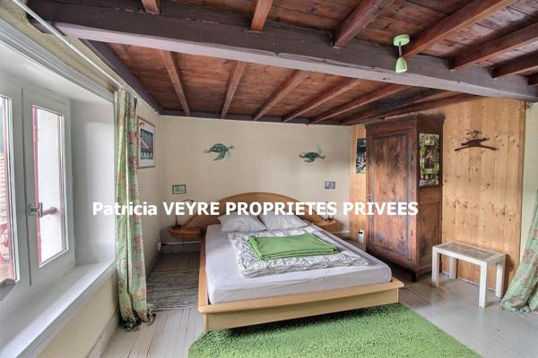 BOURG ARGENTAL 42220 Maison de village 188 m² habitables 7 chambres sur 381 m² de terrain avec une activité de gite opérationnelle