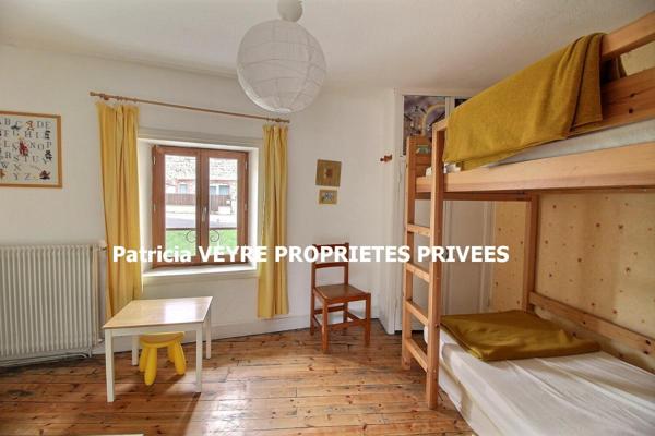 BOURG ARGENTAL 42220 Maison de village 188 m² habitables 7 chambres sur 381 m² de terrain avec une activité de gite opérationnelle