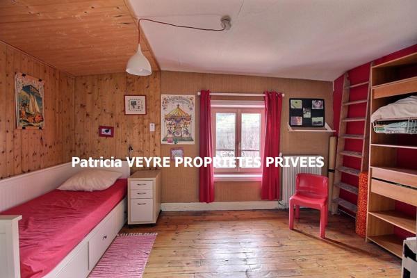 BOURG ARGENTAL 42220 Maison de village 188 m² habitables 7 chambres sur 381 m² de terrain avec une activité de gite opérationnelle