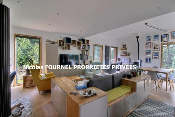 En exclusivité Saint Genest Malifaux 42660 maison type chalet exposé Sud entièrement rénové entre 2016 et 2017 plus extension de 2017  150m² habitables 3 chambres sur 1876m² de terrain