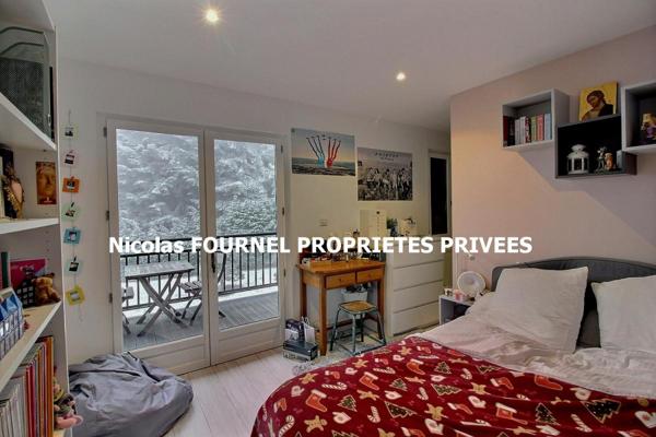 En exclusivité Saint Genest Malifaux 42660 maison type chalet exposé Sud entièrement rénové entre 2016 et 2017 plus extension de 2017  150m² habitables 3 chambres sur 1876m² de terrain