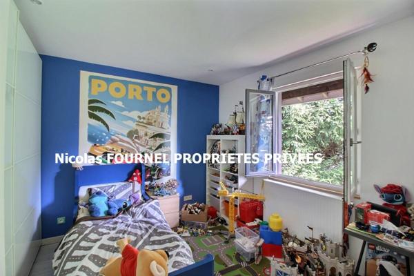 En exclusivité Saint Genest Malifaux 42660 maison type chalet exposé Sud entièrement rénové entre 2016 et 2017 plus extension de 2017  150m² habitables 3 chambres sur 1876m² de terrain