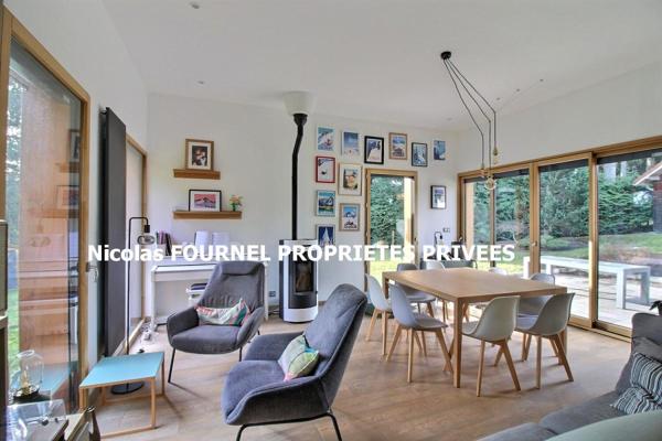 En exclusivité Saint Genest Malifaux 42660 maison type chalet exposé Sud entièrement rénové entre 2016 et 2017 plus extension de 2017  150m² habitables 3 chambres sur 1876m² de terrain