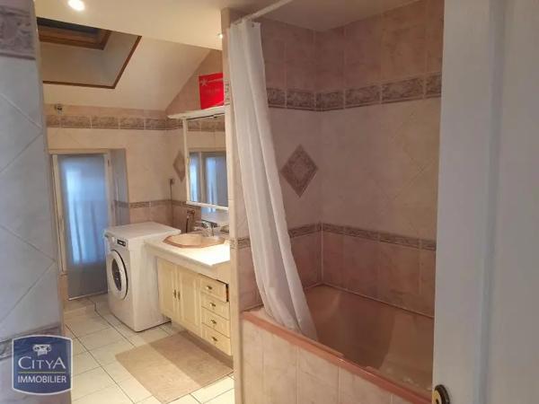 Appartement à louer 2 pièces 63.87m² Mâcon (71000)