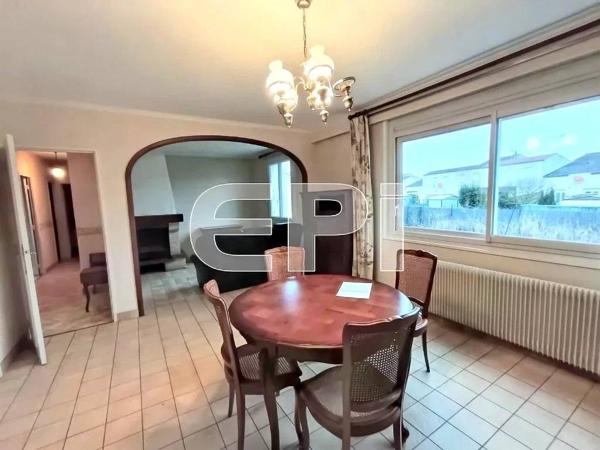Charmante maison de 90 m² avec 3 chambres à Loudun