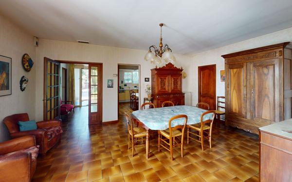 Maison à vendre    6 pièces •  Villemoustaussou